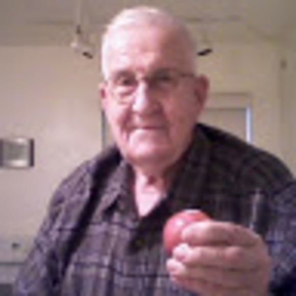 Meet your Posher, Laura - Picture 1 of 1